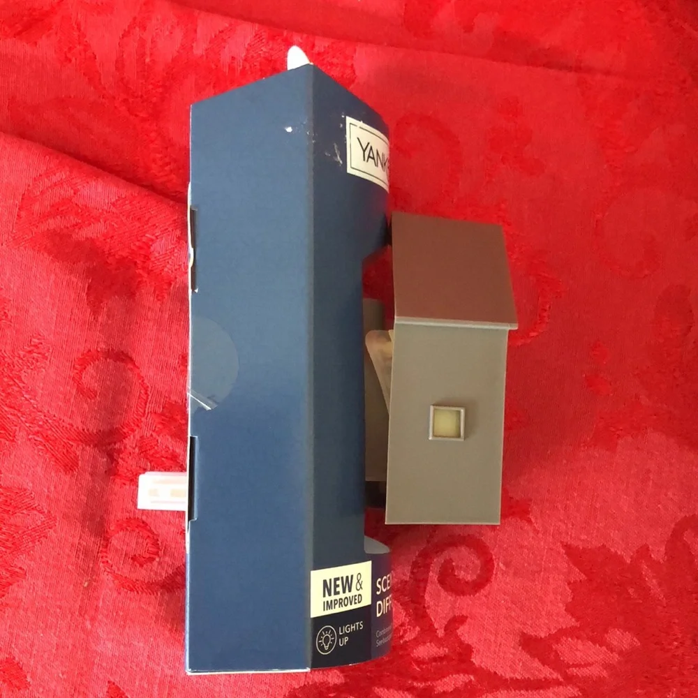 Yankee Candle Gray & Brown Evening Village ScentPlug Diffuser